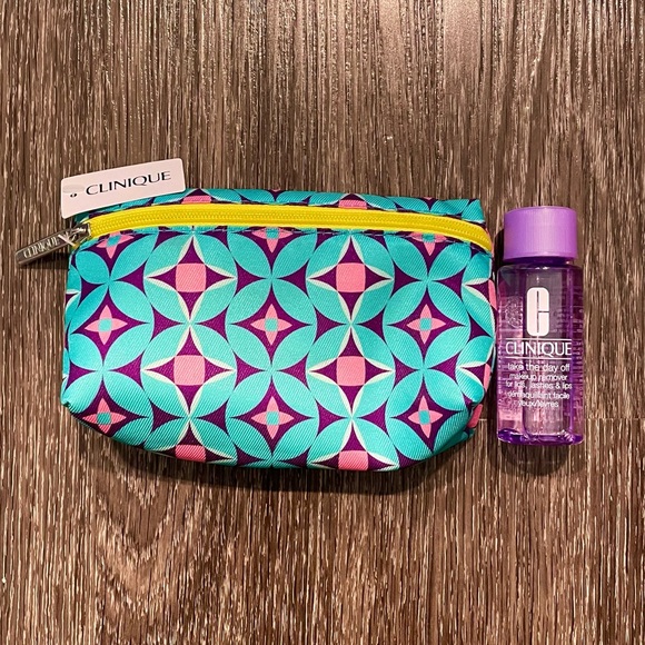 🔥🆕Clinique Makeup Bag & Makeup Remover - Picture 2 of 10
